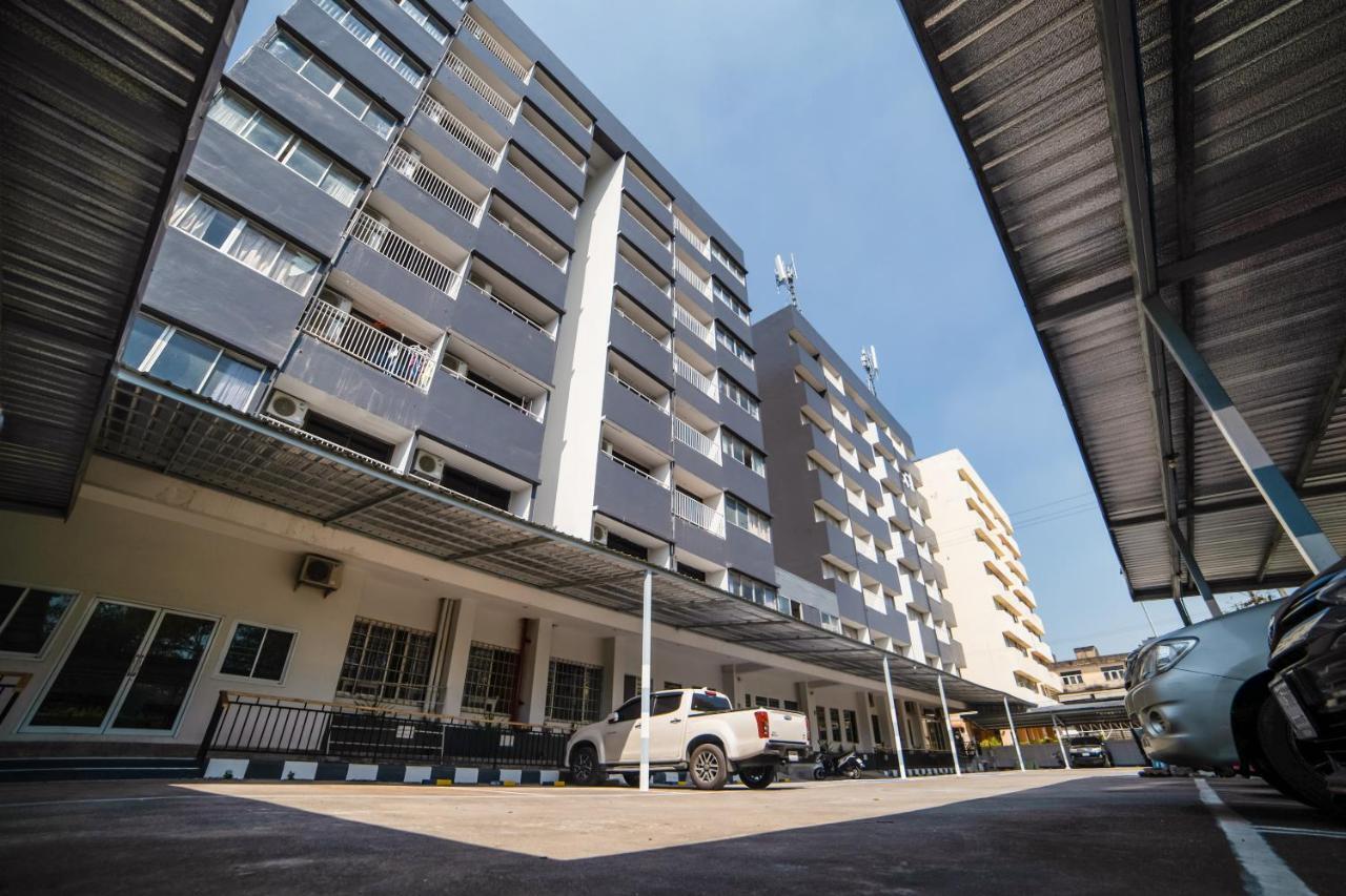 Oyo 602 L'Hotel Bangkok Exterior photo